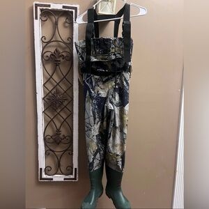 Green and Brown Camouflage Outdoor Waders with Waterproof Boots